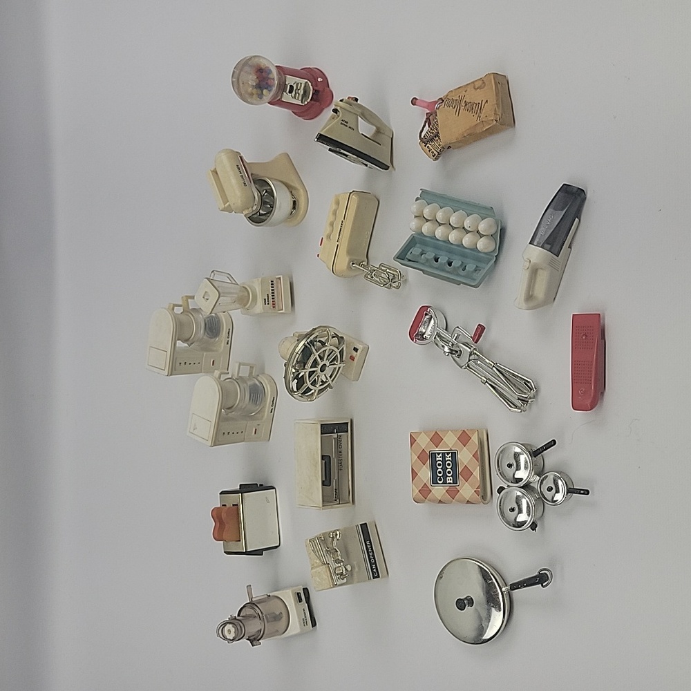 Vintage 90s acme and other misc refrigerator magnets 🧲